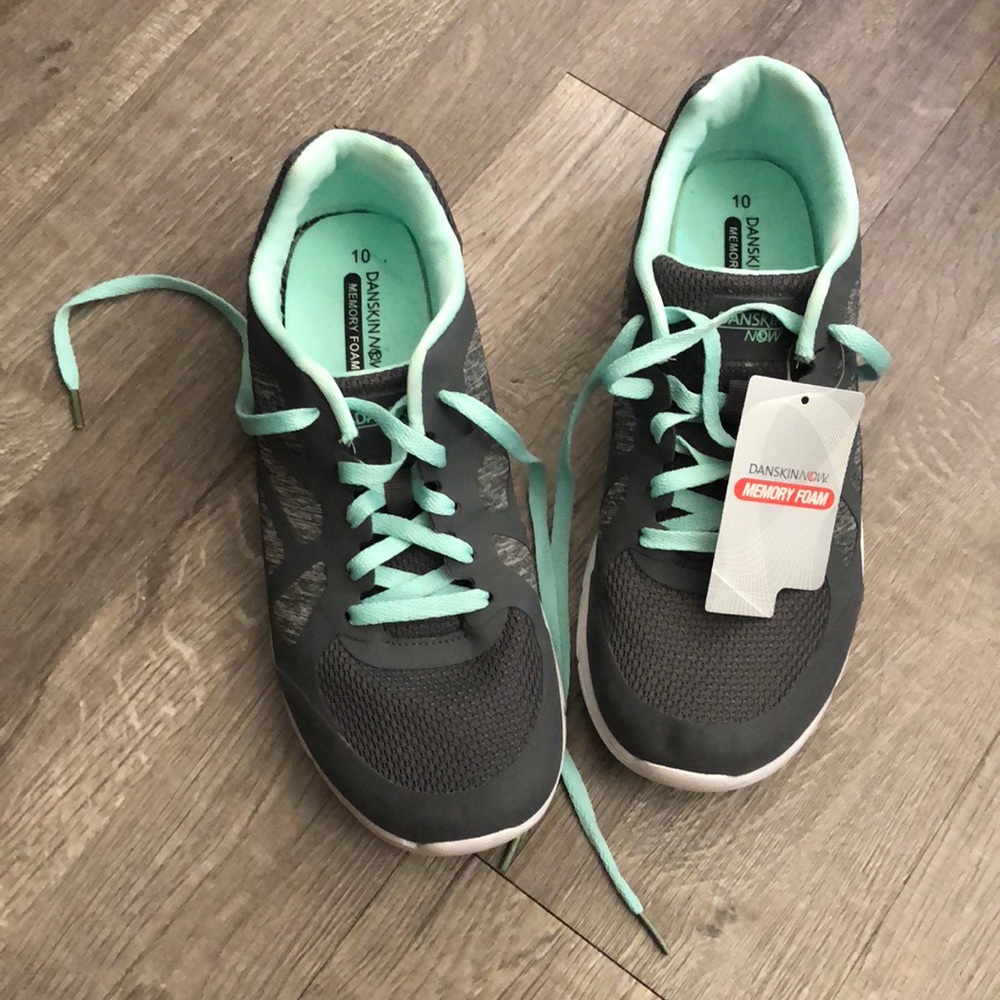 DANSKIN NOW size 10 W Sneakers 👟